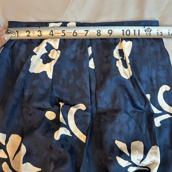 VNTG Maggy London Navy/Hawaiian Print, Silk. Pleated Pencil Midi Skirt- 6 - Picture 6 of 8